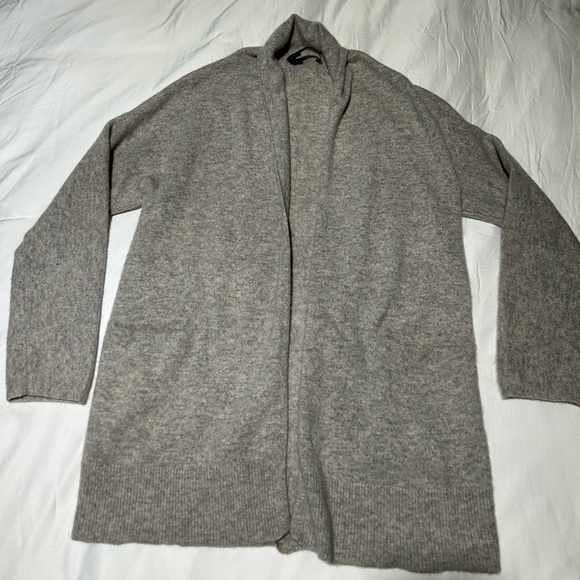 360 Cashmere Gray Sweater - Picture 1 of 2